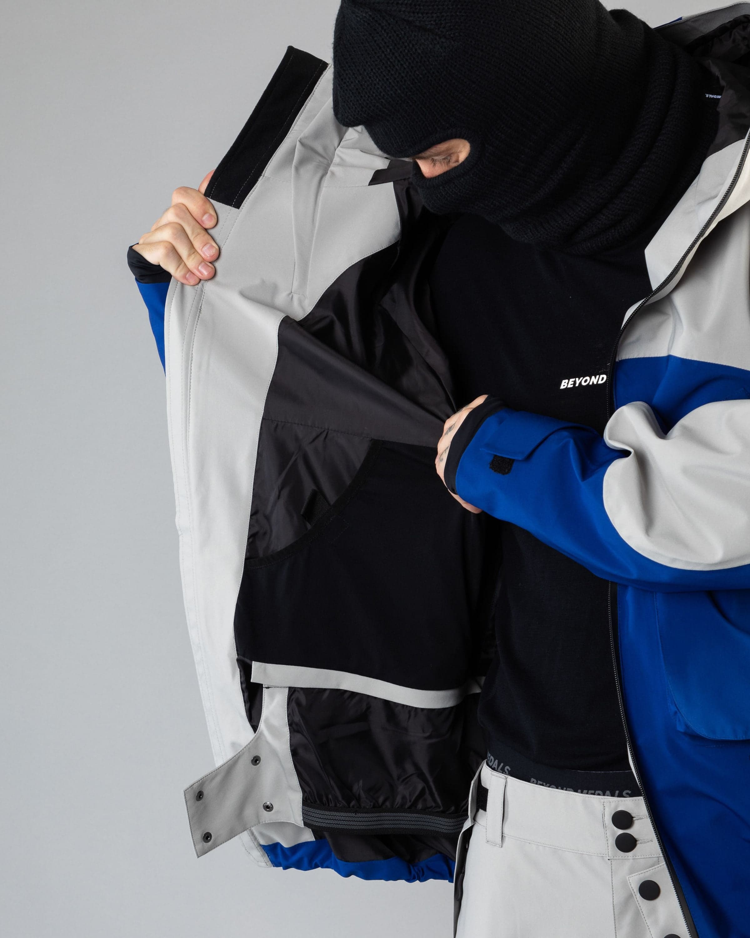 Outerwear clothing, beyond medals x nomadik jacket 3l in blue worn by KEVIN BÄCKSTRÖM, Beyond Medals, 2024, detail4