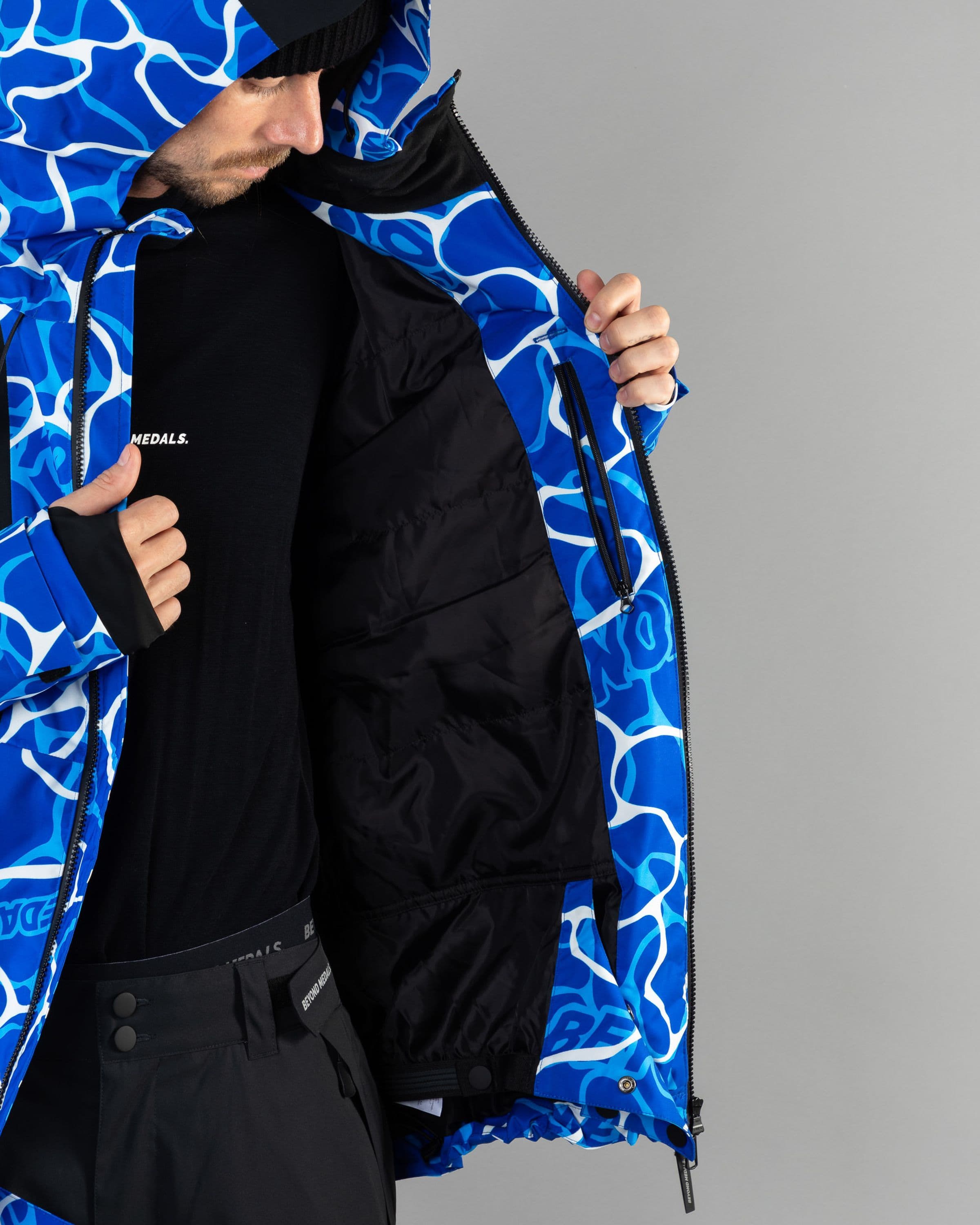 Outerwear clothing, fullzip jacket 2l in blue worn by KEVIN BÄCKSTRÖM, Beyond Medals, 2024, detail4