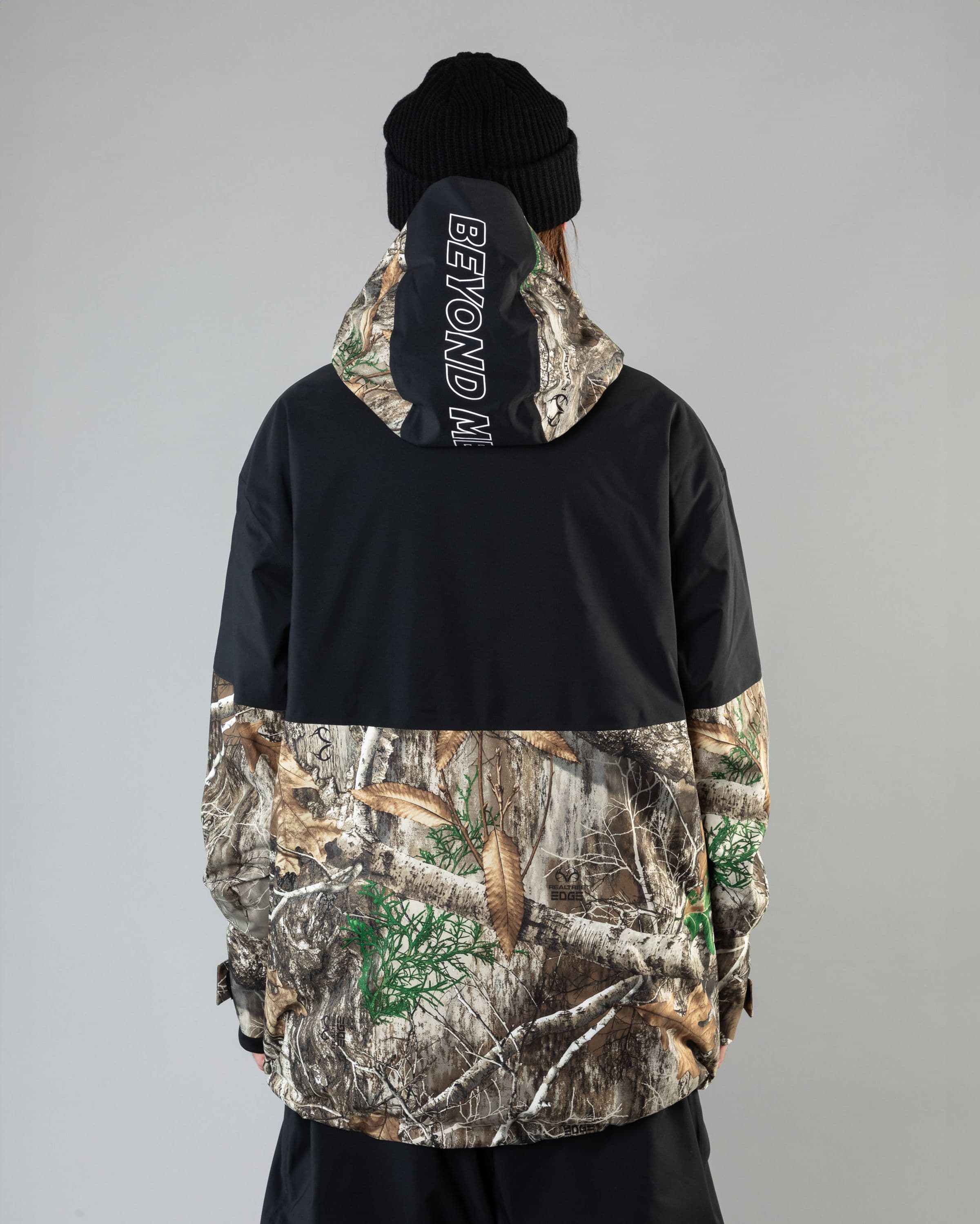 Outerwear clothing, fullzip jacket 2l in realtree worn by KEVIN BÄCKSTRÖM, Beyond Medals, 2024, back
