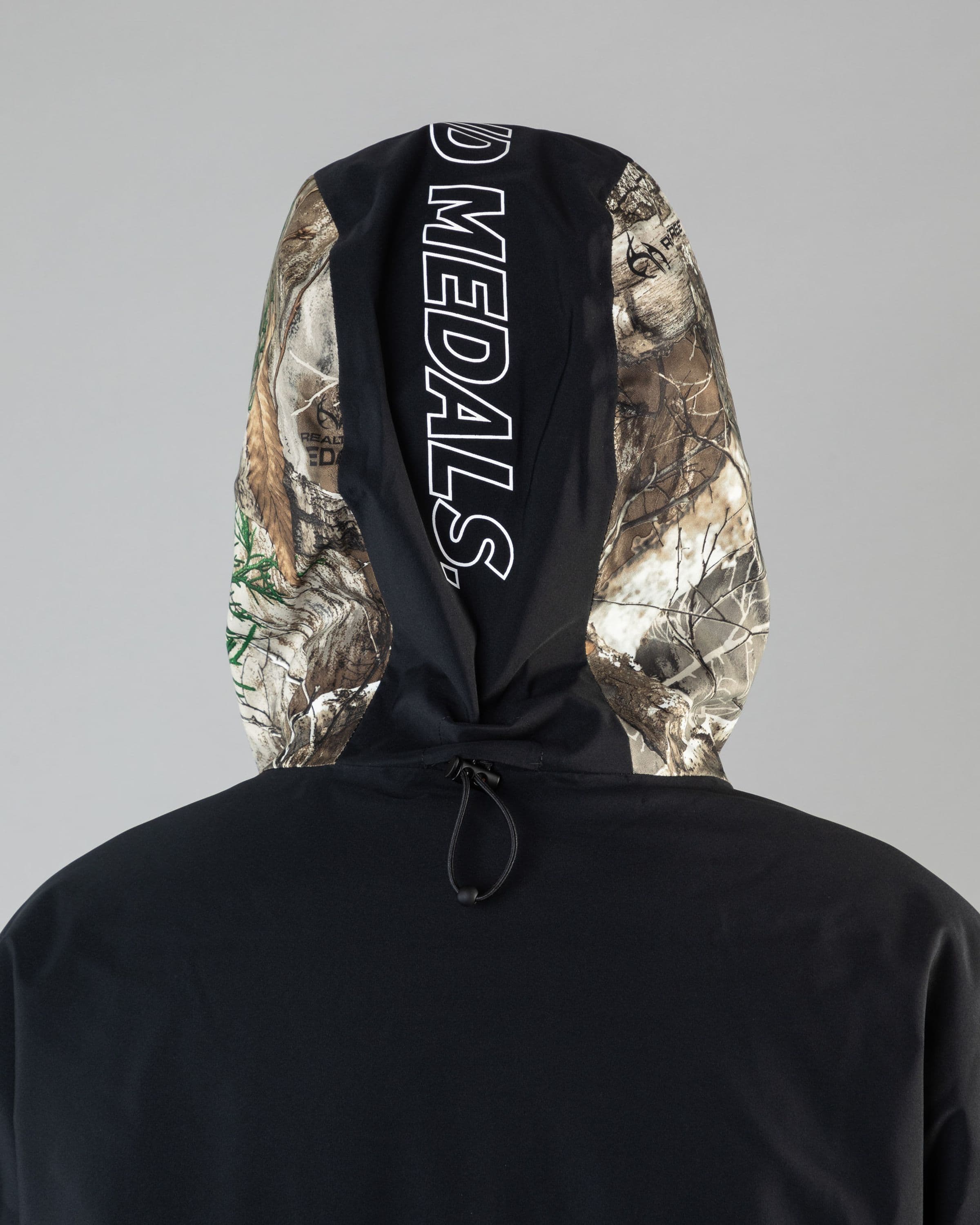 Outerwear clothing, fullzip jacket 2l in realtree worn by KEVIN BÄCKSTRÖM, Beyond Medals, 2024, detail1