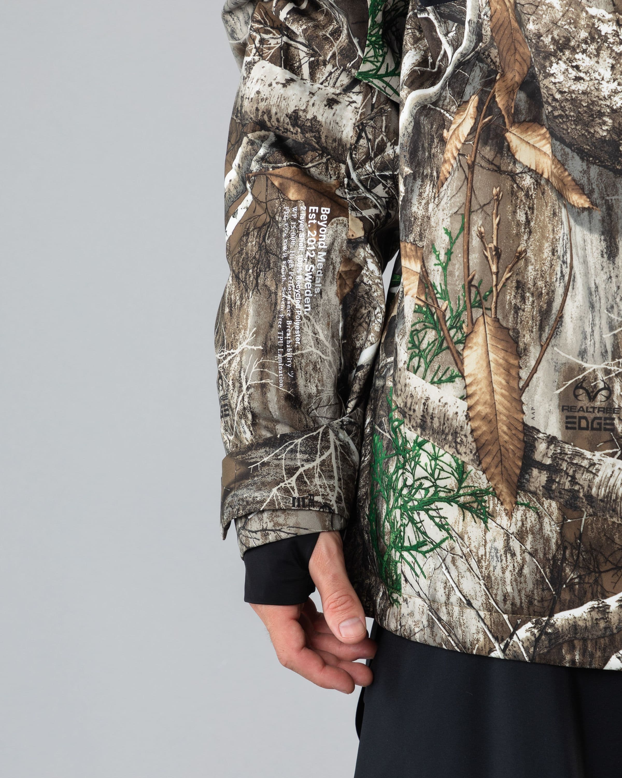 Outerwear clothing, fullzip jacket 2l in realtree worn by KEVIN BÄCKSTRÖM, Beyond Medals, 2024, detail2
