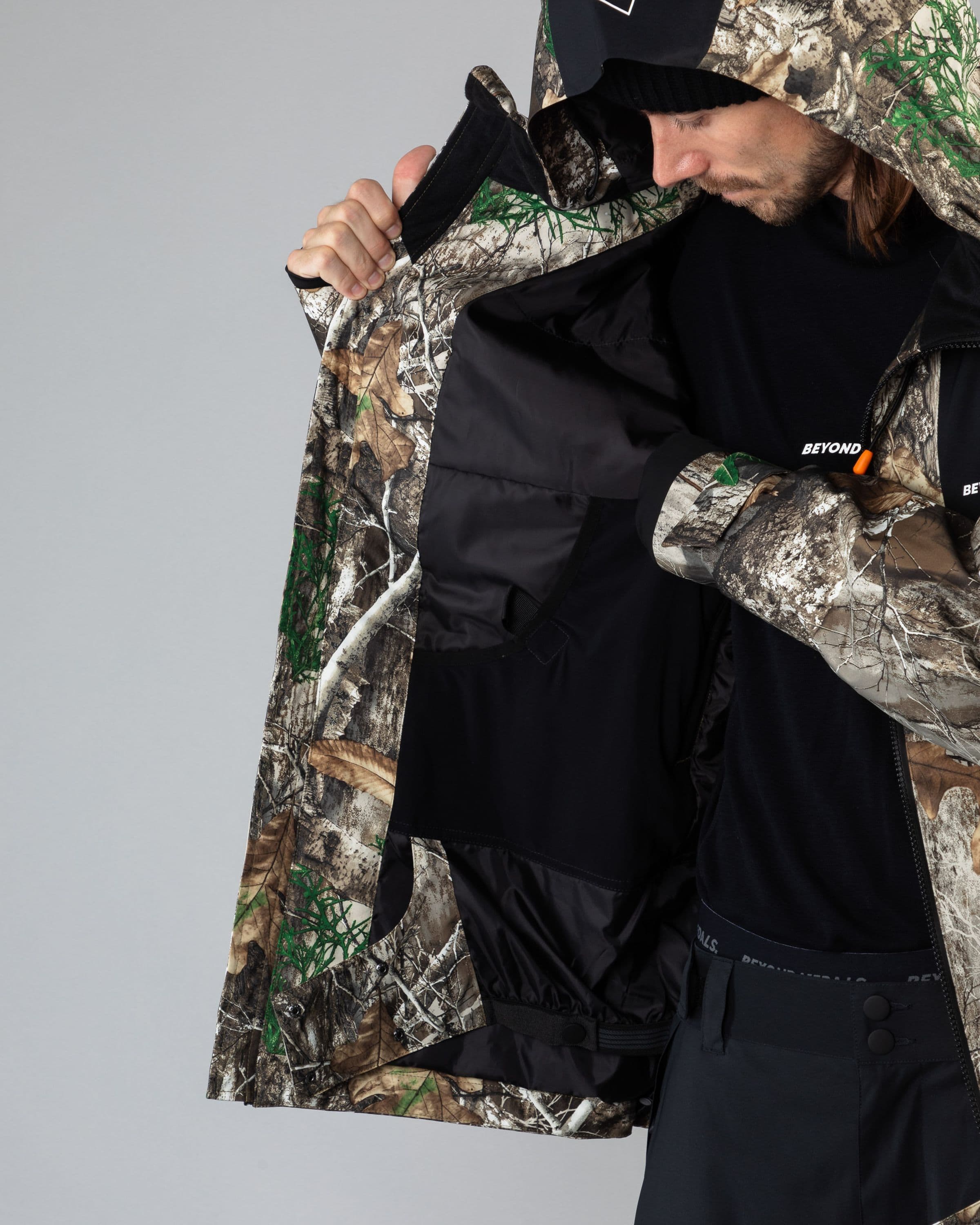 Outerwear clothing, fullzip jacket 2l in realtree worn by KEVIN BÄCKSTRÖM, Beyond Medals, 2024, detail4