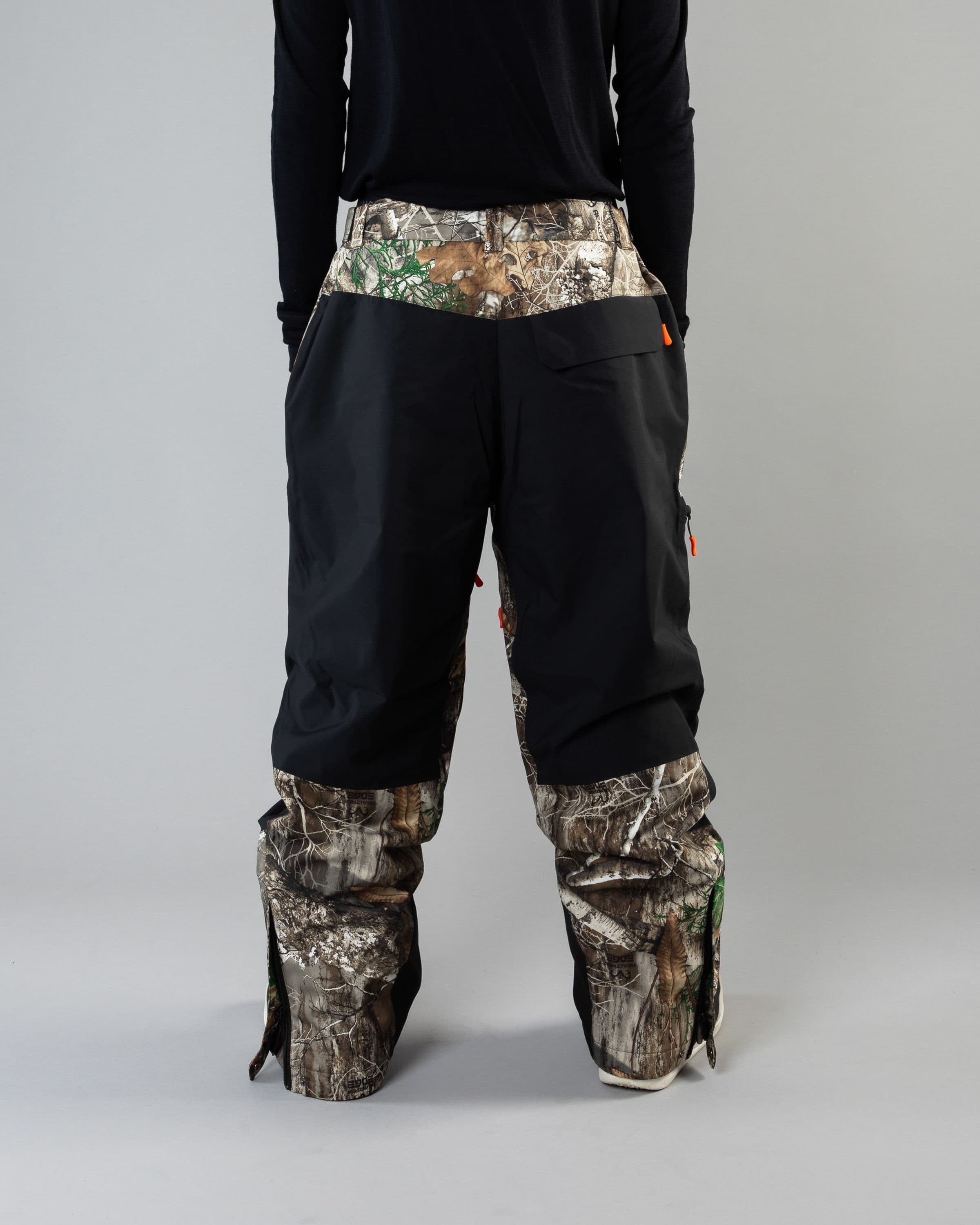 Outerwear clothing, zip pants 2l in realtree worn by KEVIN BÄCKSTRÖM, Beyond Medals, 2024, back
