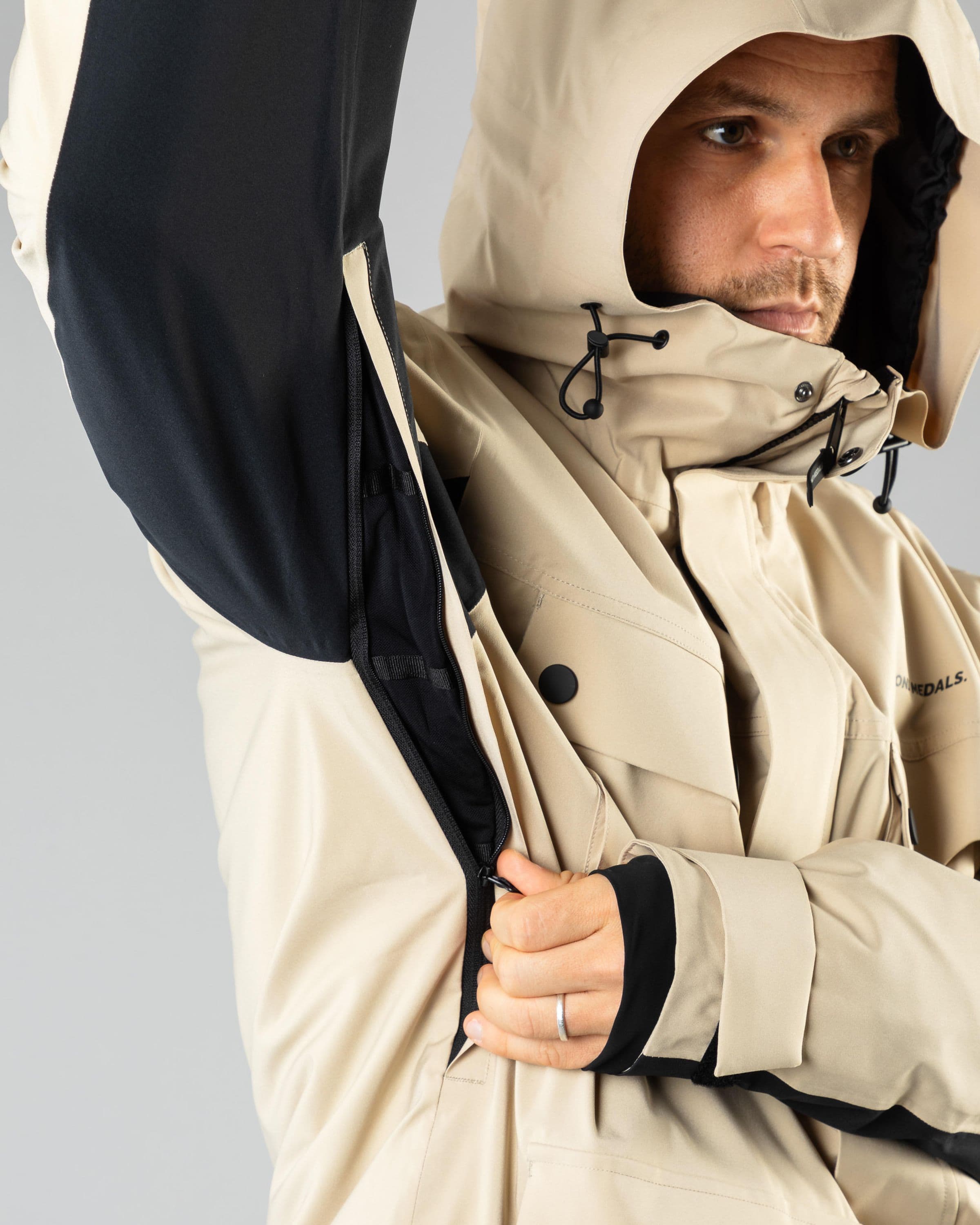 Outerwear clothing, cargo jacket 2l in beige worn by TOR LUNDSTRÖM, Beyond Medals, 2024, detail2