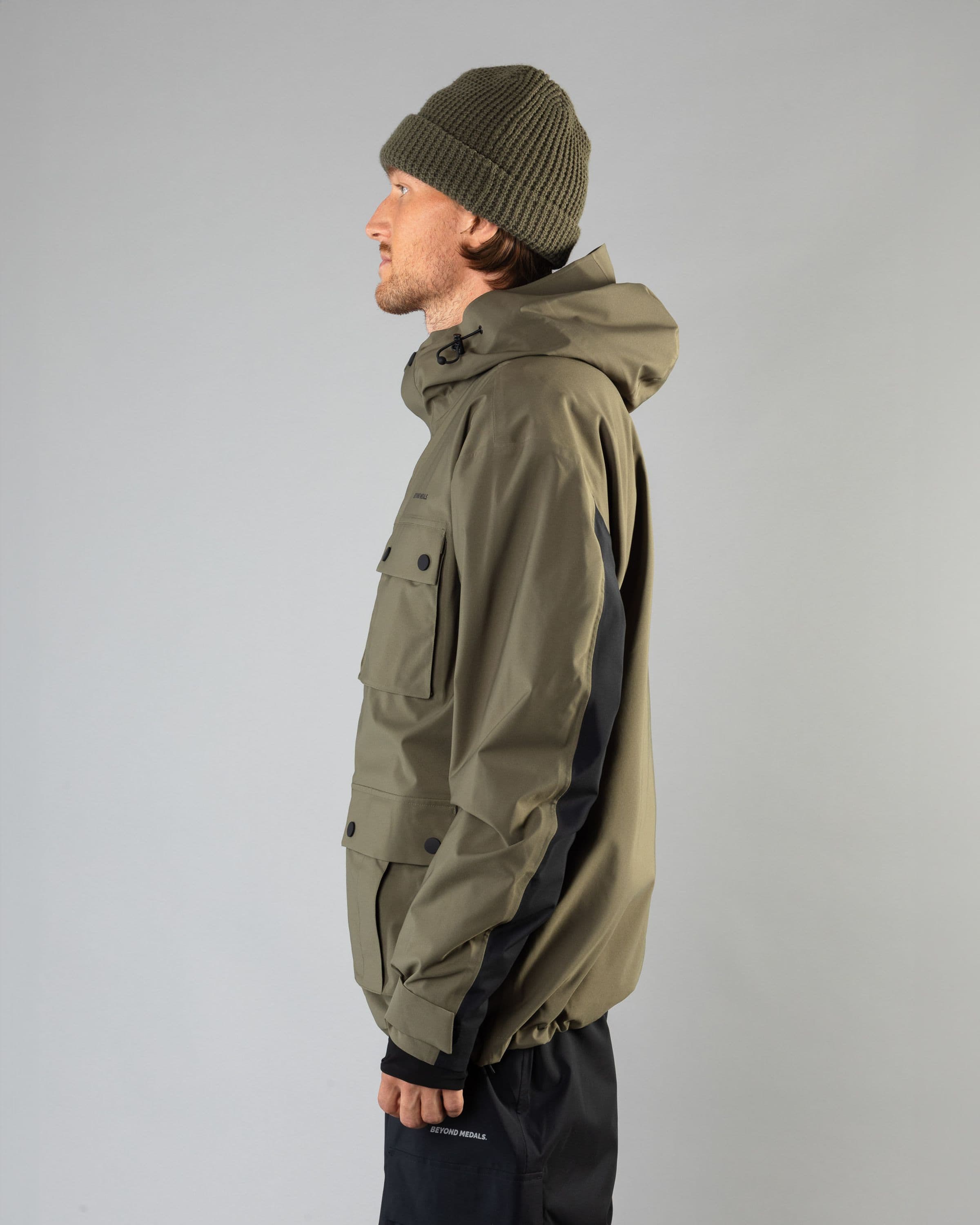 Outerwear clothing, cargo jacket 2l in green worn by LUDVIG BILLTOFT, Beyond Medals, 2024, side