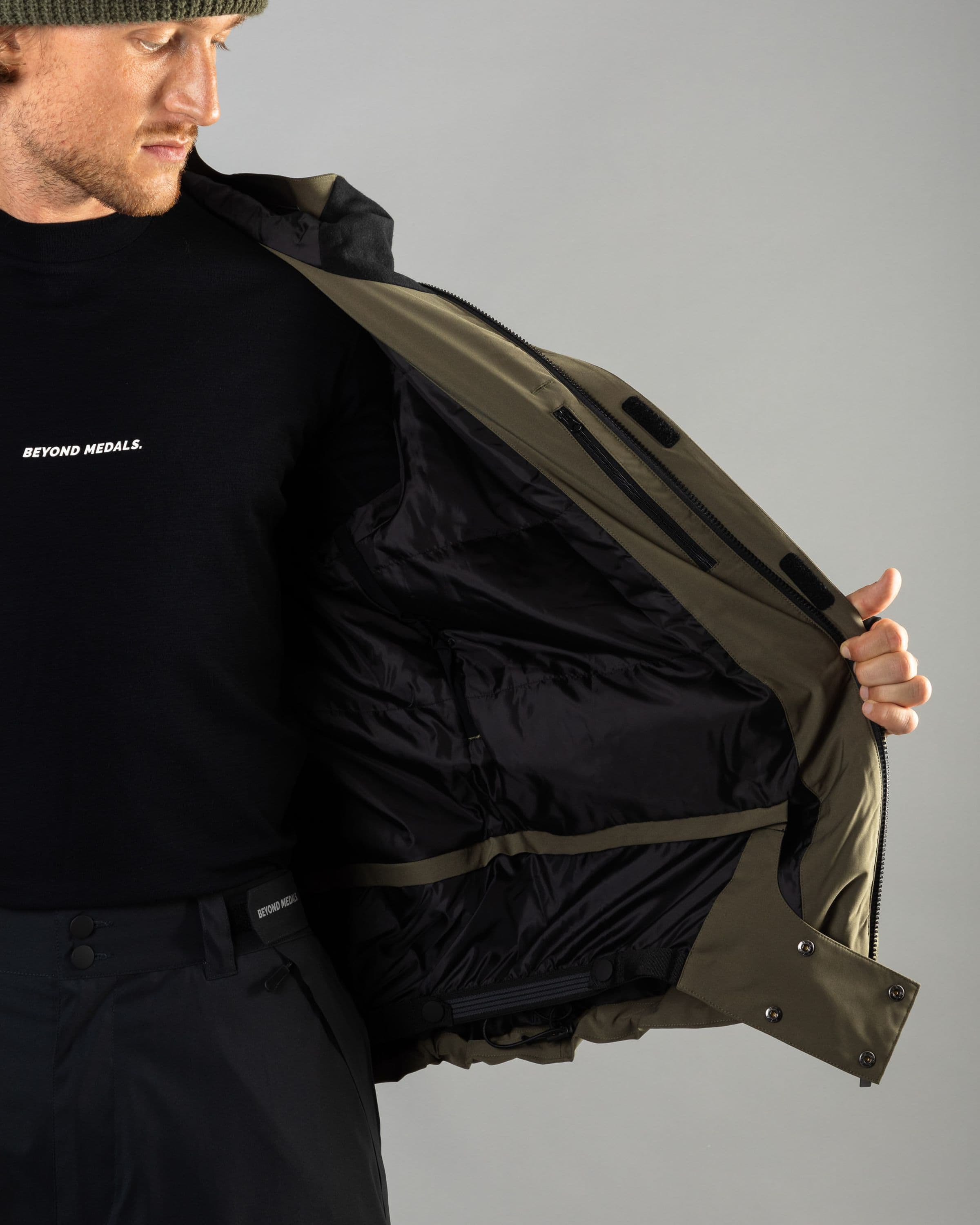 Outerwear clothing, cargo jacket 2l in green worn by LUDVIG BILLTOFT, Beyond Medals, 2024, detail7