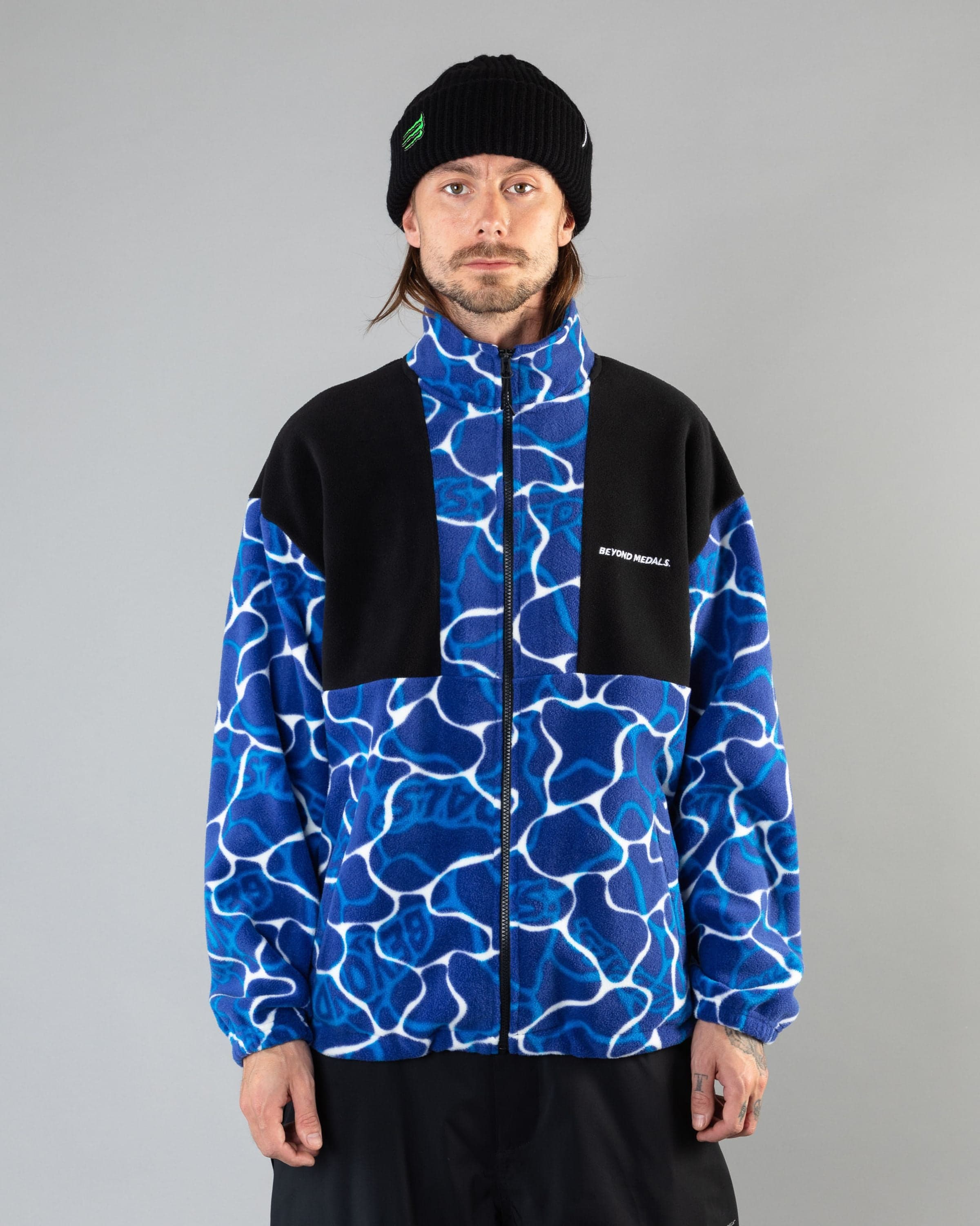 Streetwear clothing, fleece jacket in blue worn by KEVIN BÄCKSTRÖM, Beyond Medals, 2024, front