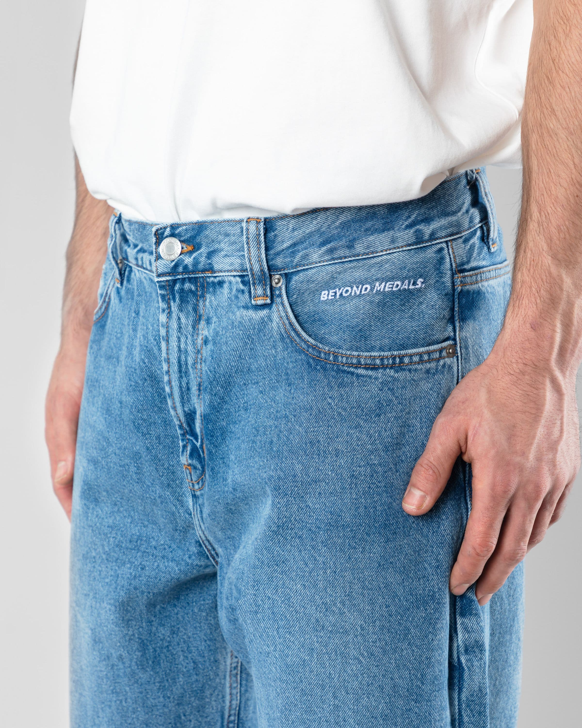 Loose Jeans Beyond Medals Snowboard & Streetwear Product detail image