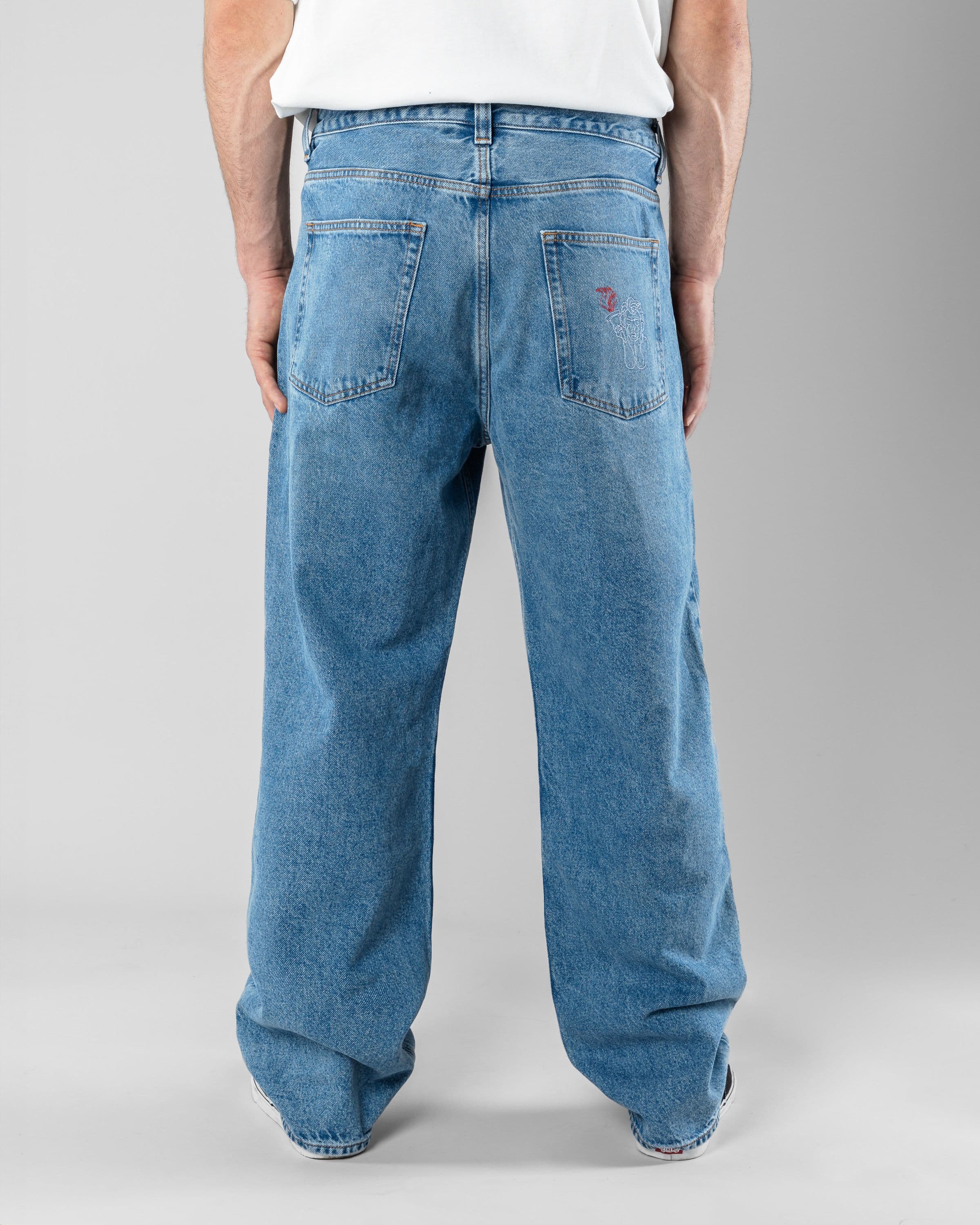 Loose Jeans Beyond Medals Snowboard & Streetwear Model image back