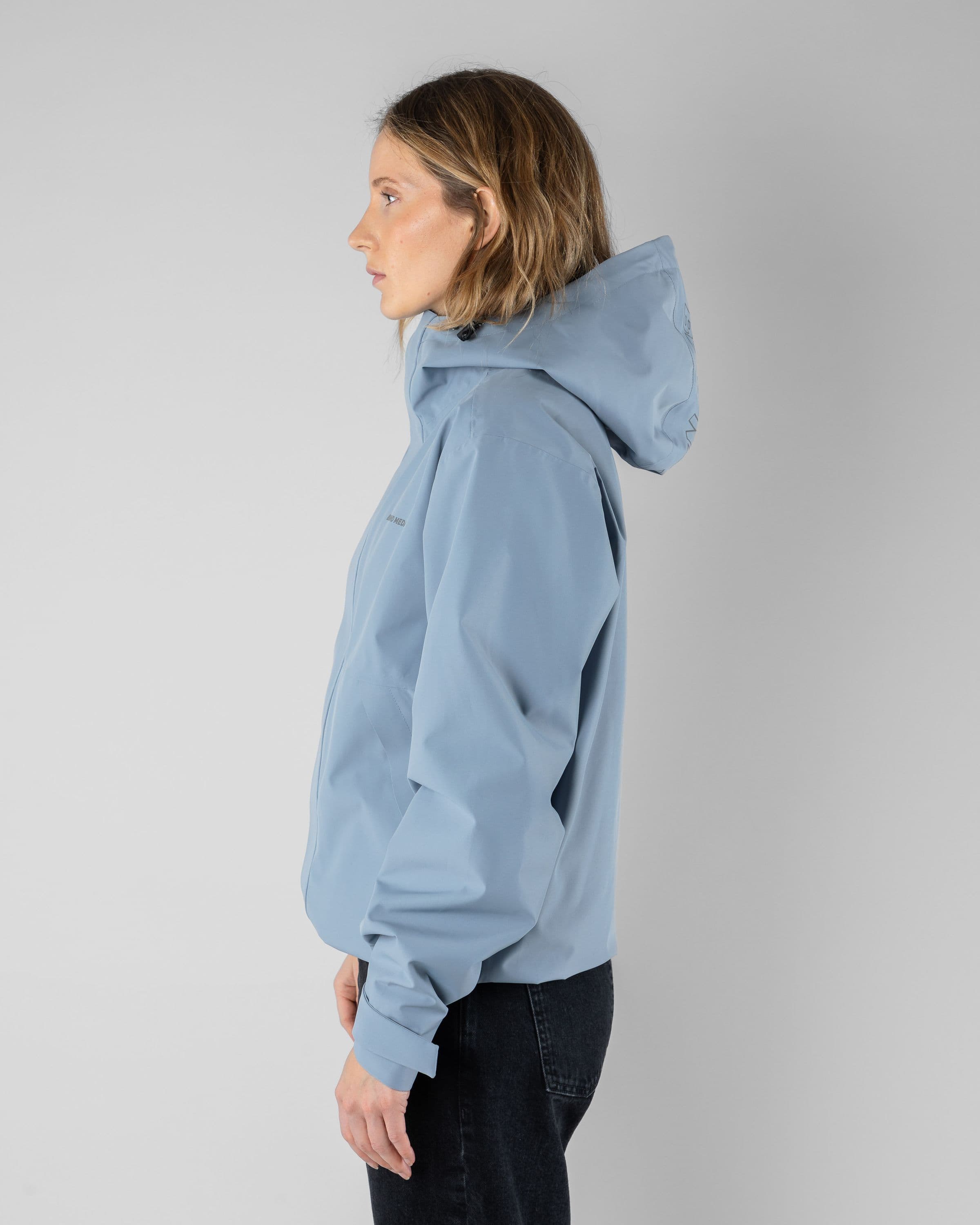 The Jacket Beyond Medals Snowboard & Streetwear Model image side with Astrid as model